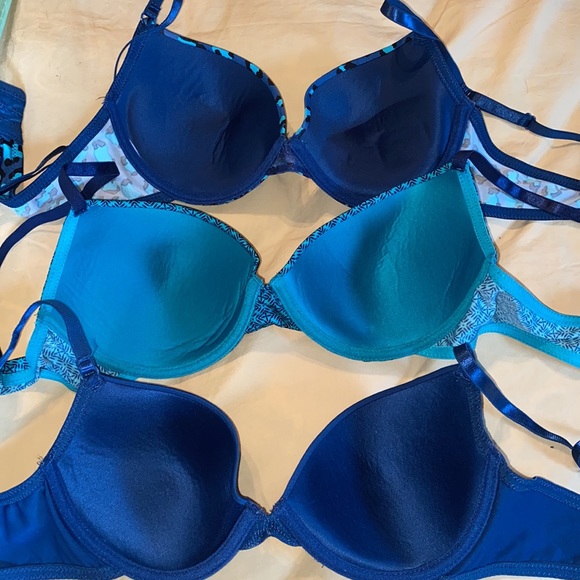 3 bras - Picture 2 of 5